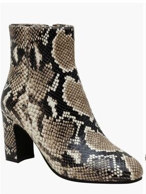 Breckelles Vintage Snake-Print Embossed Ankle Boot in Taupe/Black Women’s Size 9